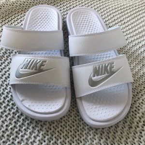 Nike Benassi Duo Slides
